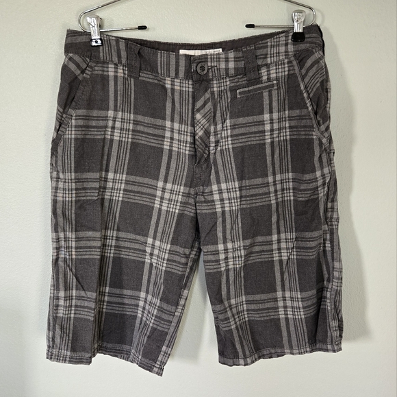 BKE Gray plaid Mens Shorts size 33 - Picture 1 of 5